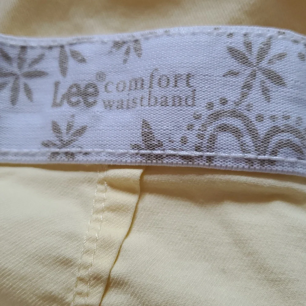 Lee Pale Yellow Cropped Utility Jeans - Picture 8 of 9